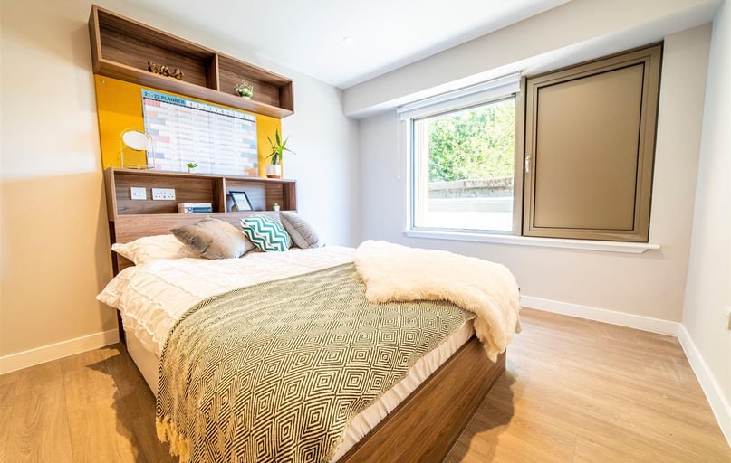 Calton Road, Holyrood, Edinburgh - Image 1